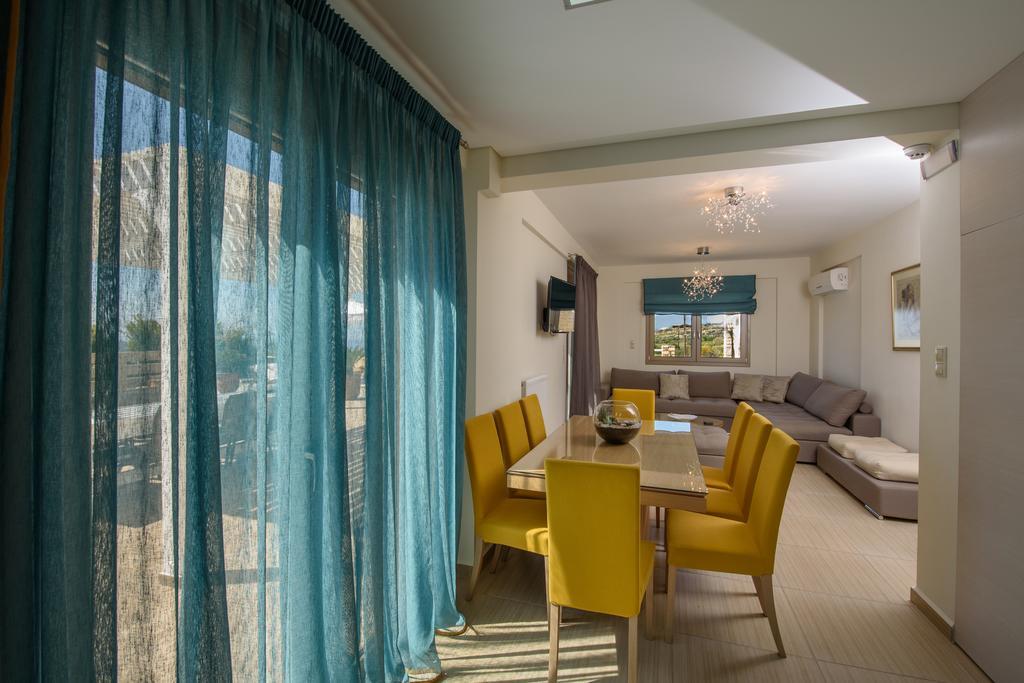 Golden Sky Villa กามิลารี ภายนอก รูปภาพ