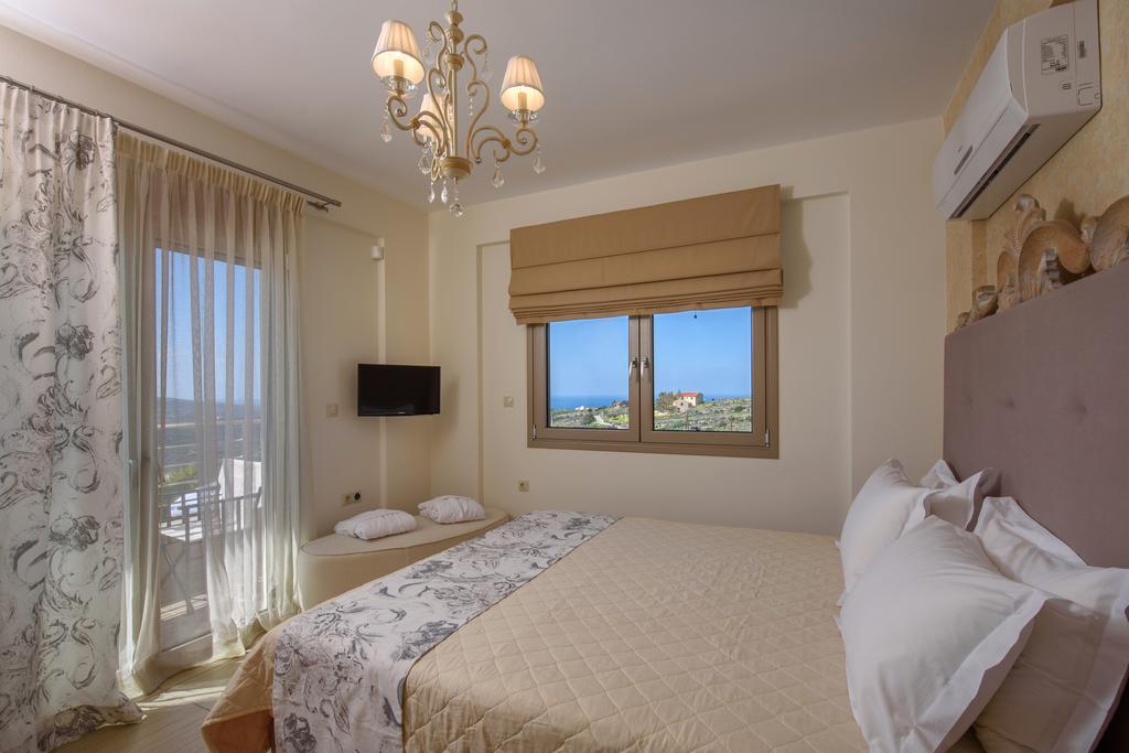Golden Sky Villa กามิลารี ภายนอก รูปภาพ